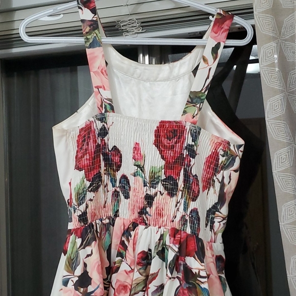 Flower pattern dress - Picture 2 of 5